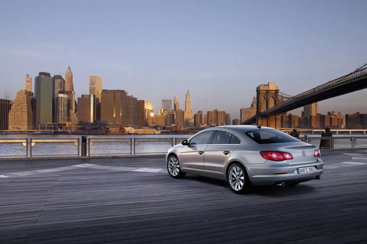 Volkswagen Passat CC (2008-12) (8)