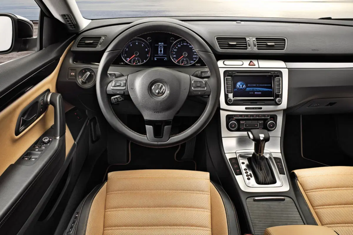 Volkswagen Passat CC (2008-12) (10)