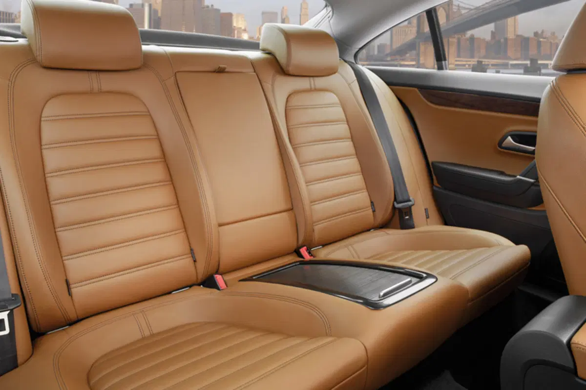 Volkswagen Passat CC (2008-12) (14)