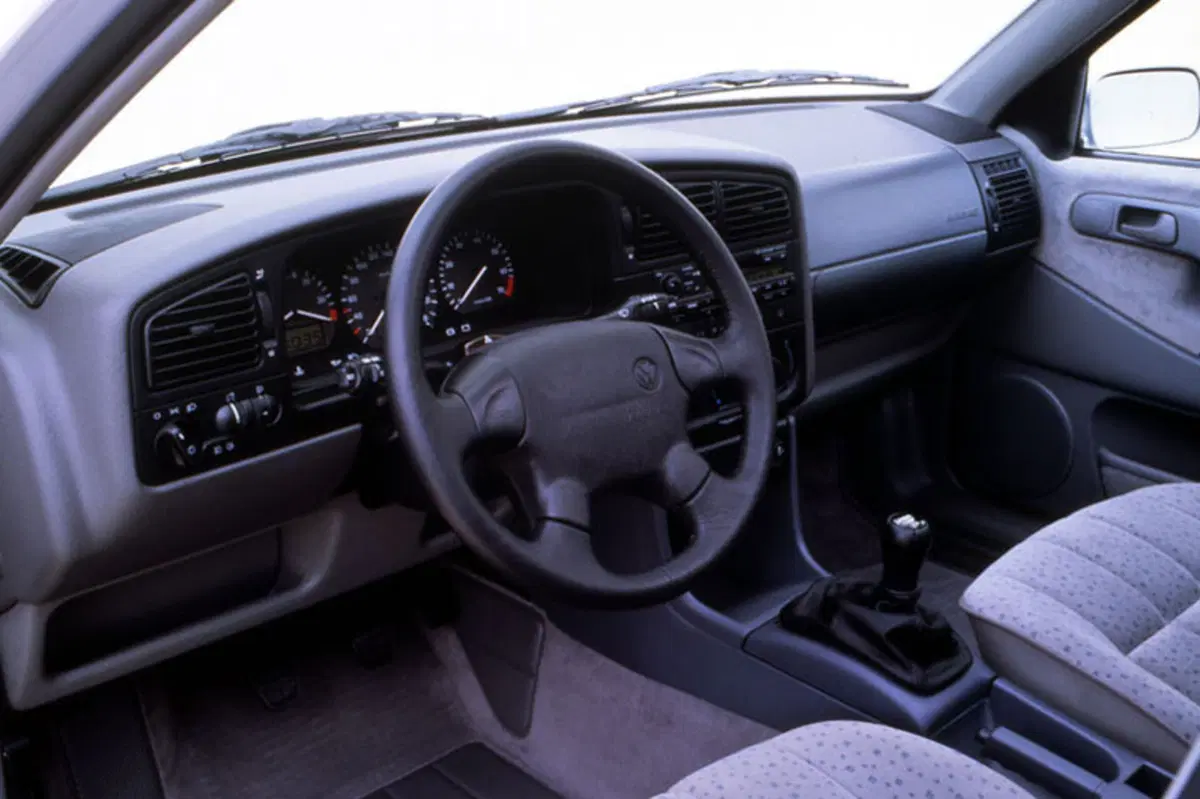 Volkswagen Passat Variant 2.0i 16V cat GT (9)