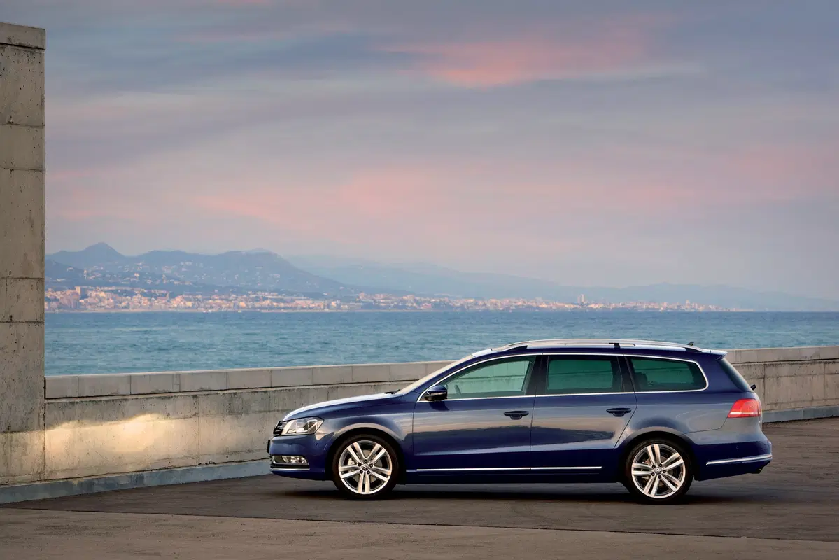 Volkswagen Passat Variant (2010-14) (7)
