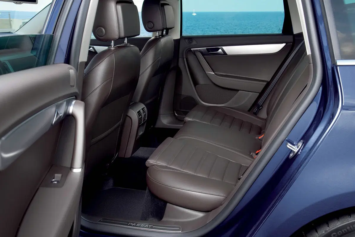 Volkswagen Passat Variant (2010-14) (10)