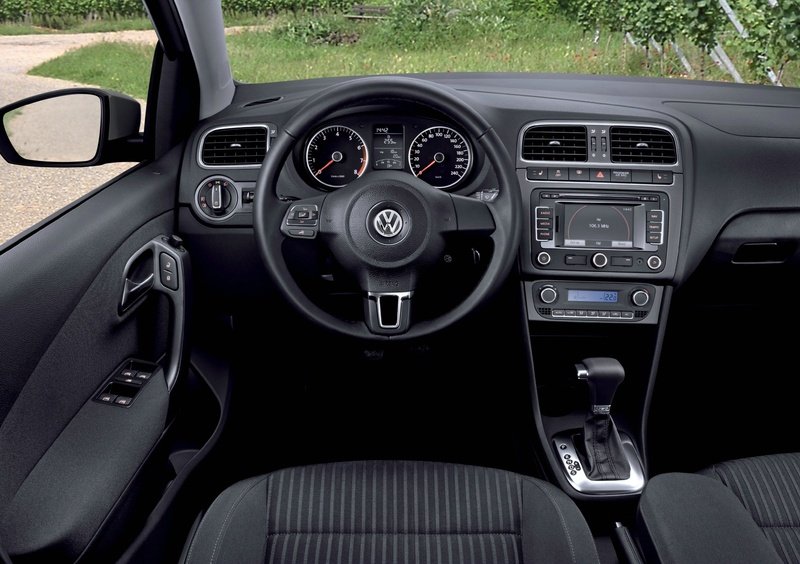 Volkswagen Polo (2009-18) (27)