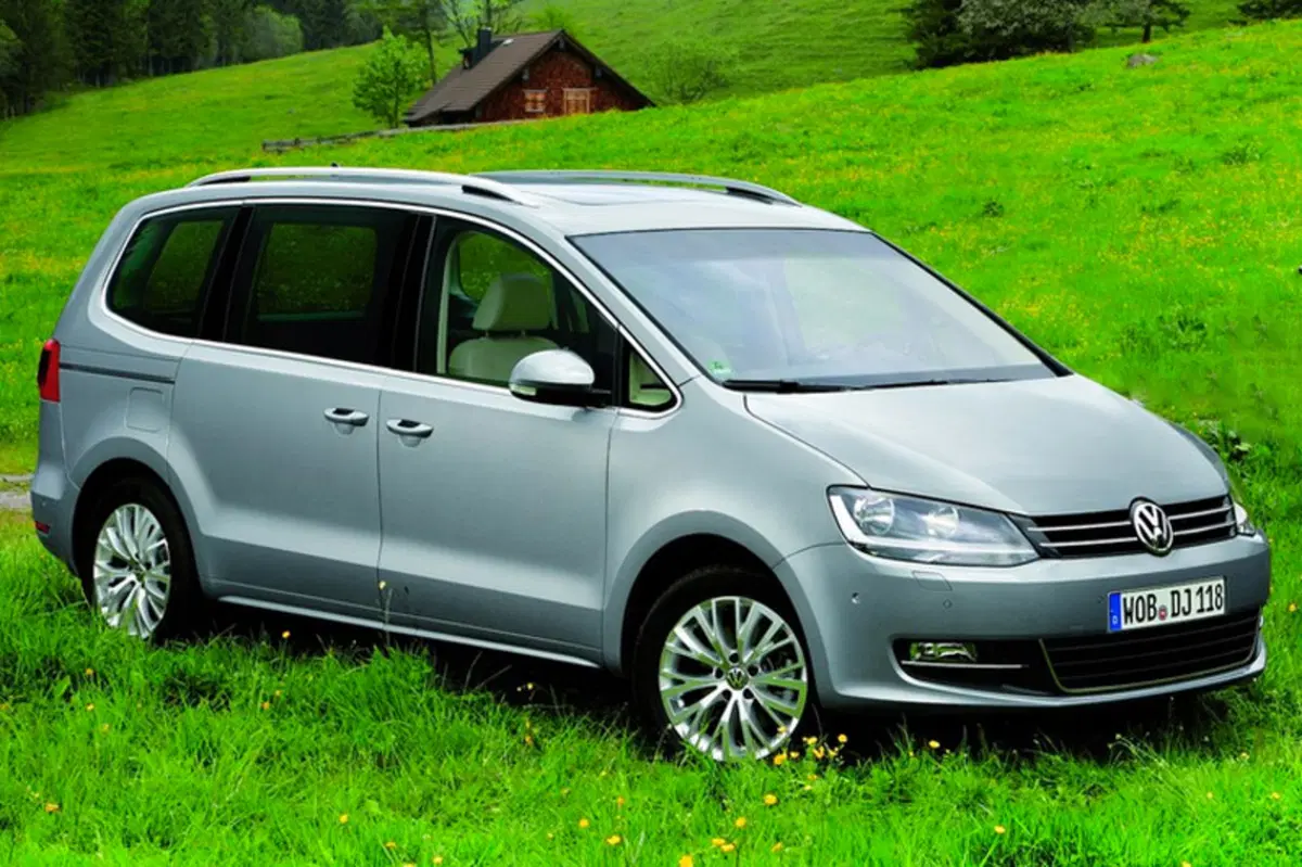 Volkswagen Sharan 2.0 TDI 177 CV SCR DSG Executive BlueMotion Tech. (22)