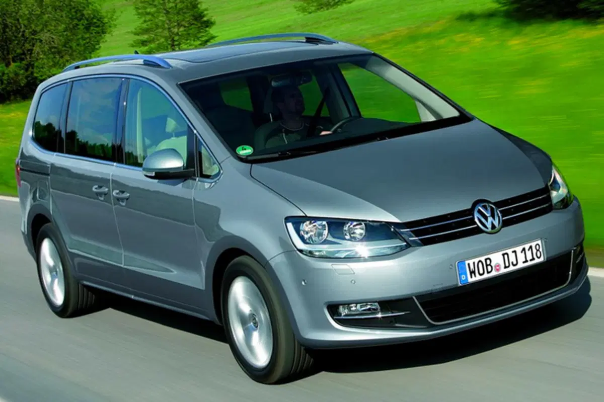 Volkswagen Sharan 2.0 TDI 177 CV SCR DSG Executive BlueMotion Tech. (27)