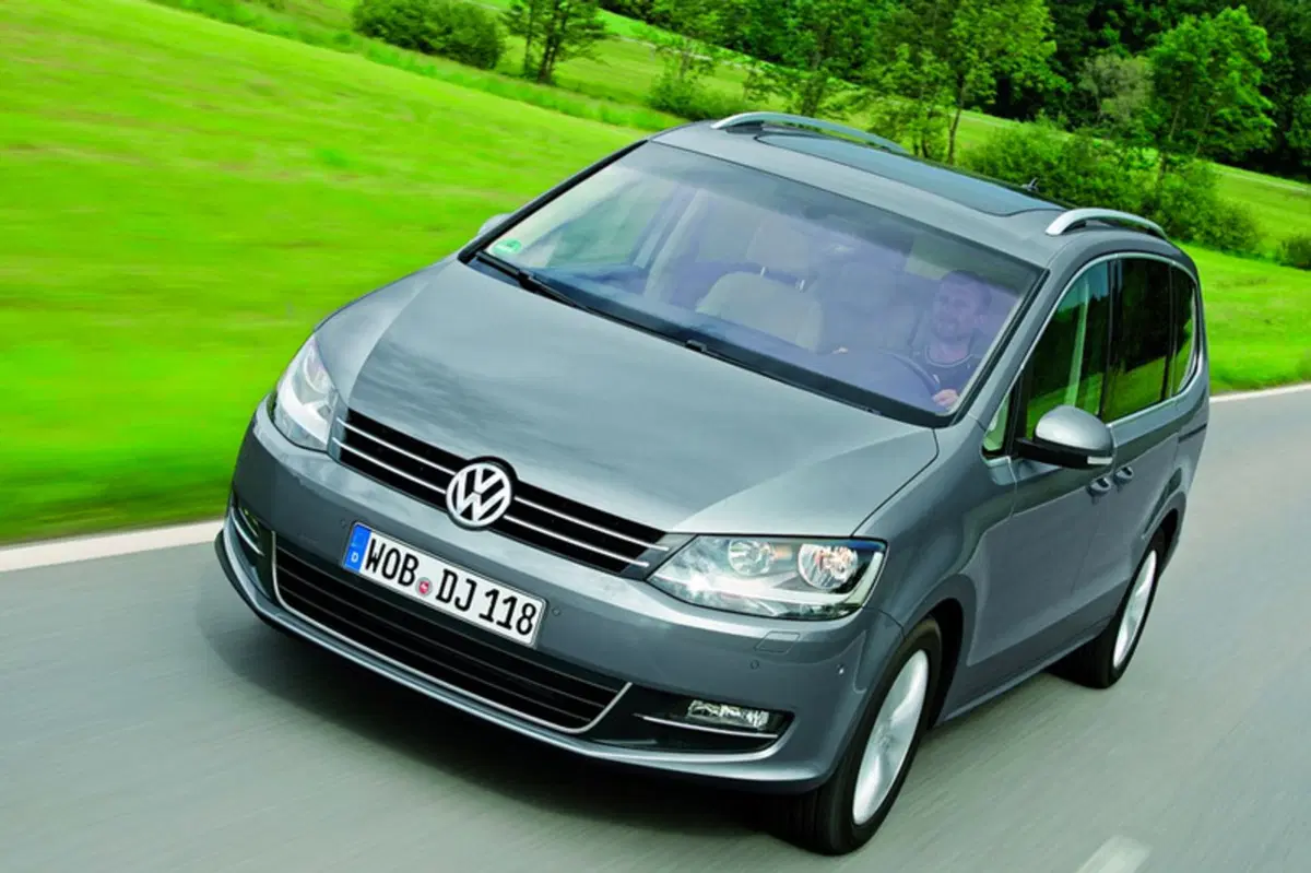 Volkswagen Sharan 2.0 TDI 177 CV SCR DSG Executive BlueMotion Tech. (28)