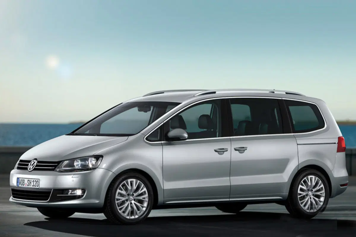 Volkswagen Sharan 2.0 TDI 177 CV SCR DSG Executive BlueMotion Tech. (29)