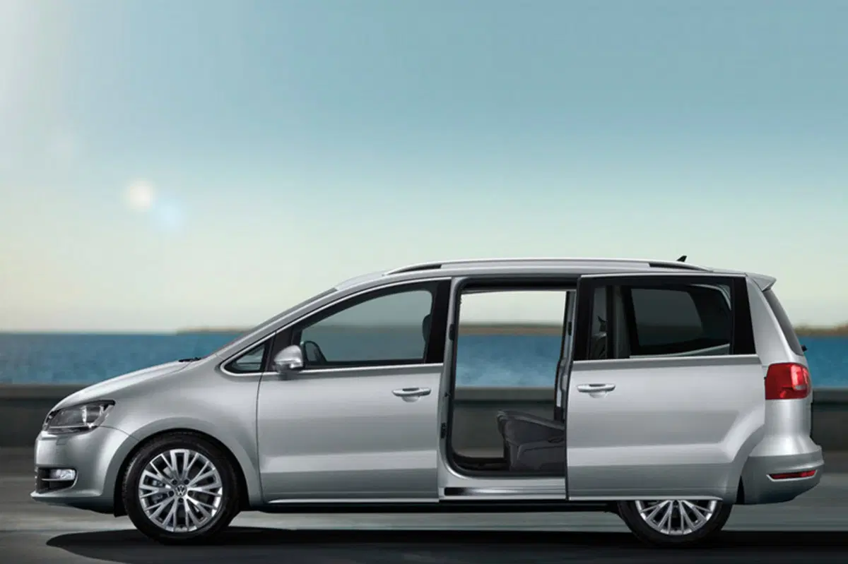 Volkswagen Sharan 2.0 TDI 177 CV SCR DSG Executive BlueMotion Tech. (31)