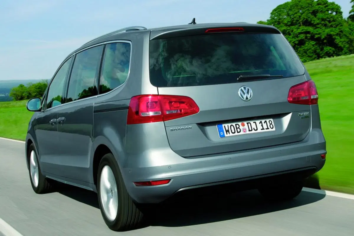 Volkswagen Sharan 2.0 TDI 177 CV SCR DSG Executive BlueMotion Tech. (33)