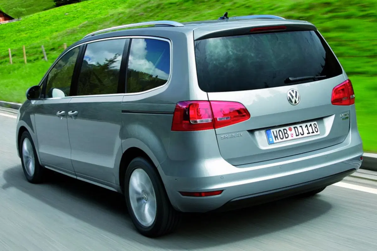 Volkswagen Sharan 2.0 TDI 177 CV SCR DSG Executive BlueMotion Tech. (34)