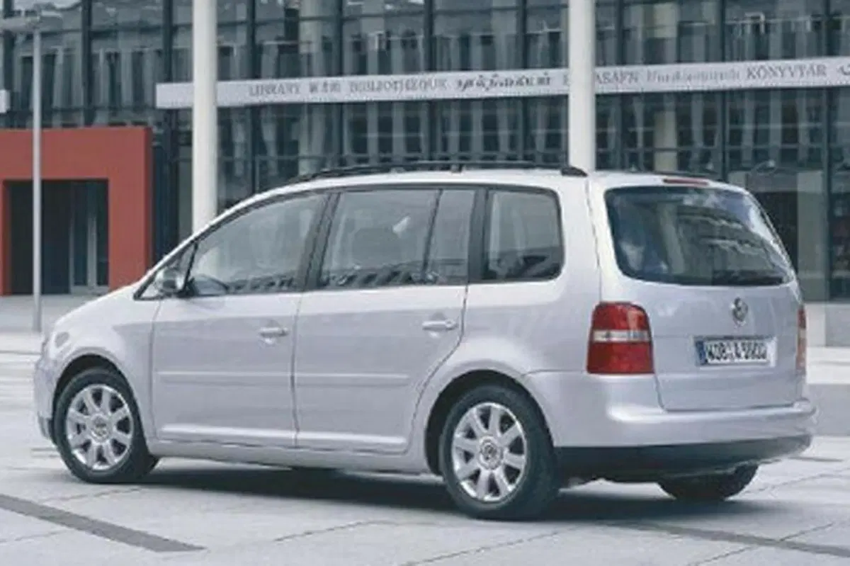Volkswagen Touran 16V TDI Highline (5)
