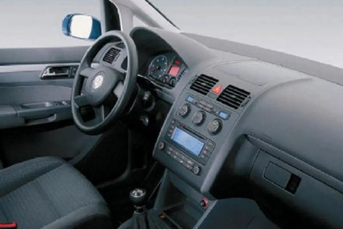 Volkswagen Touran 16V TDI Highline (7)