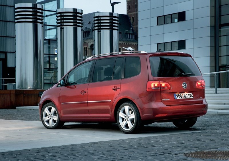 Volkswagen Touran (2010-15) (9)