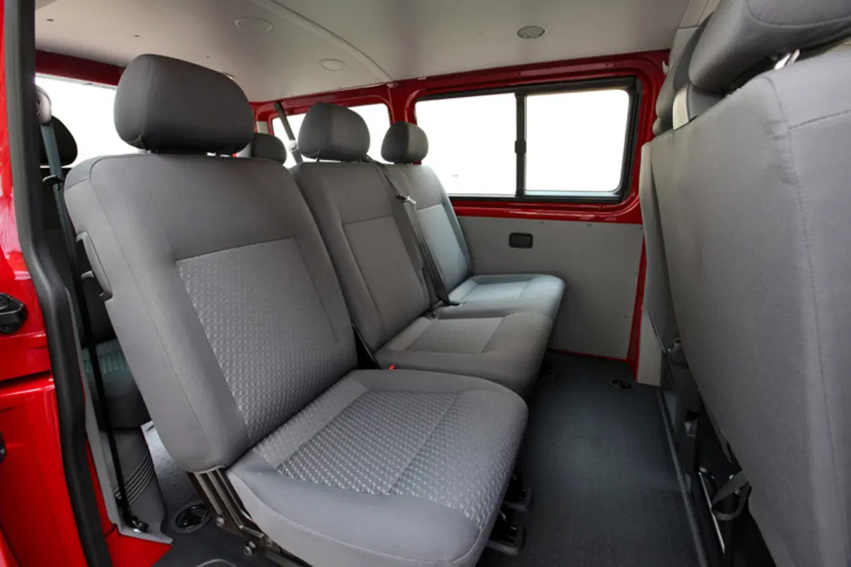 Volkswagen Veicoli Commerciali Transporter Furgone (2009-15) (3)