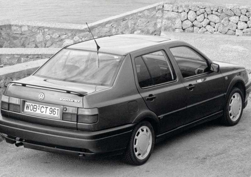 Volkswagen Vento (1992-98) (2)