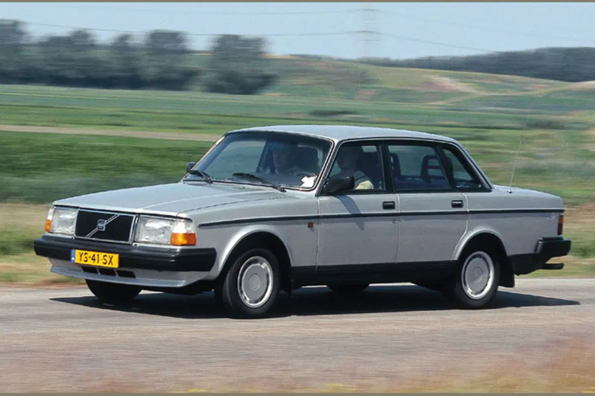 Volvo 240 (1984-92) (2)