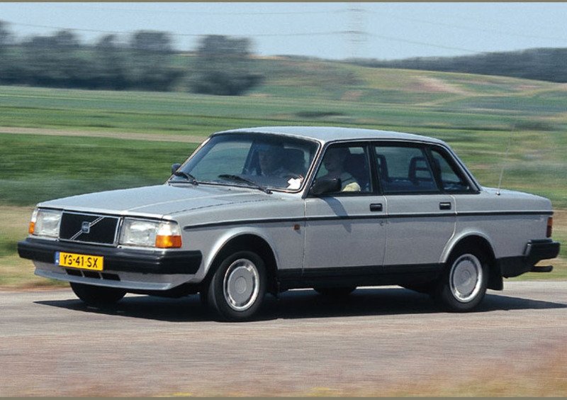 Volvo 240 (1984-92) (2)
