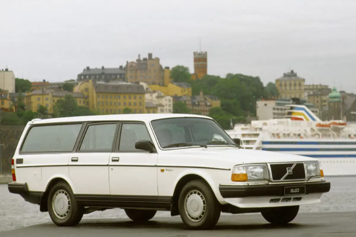 Volvo 240 Station Wagon (1984-93) (6)