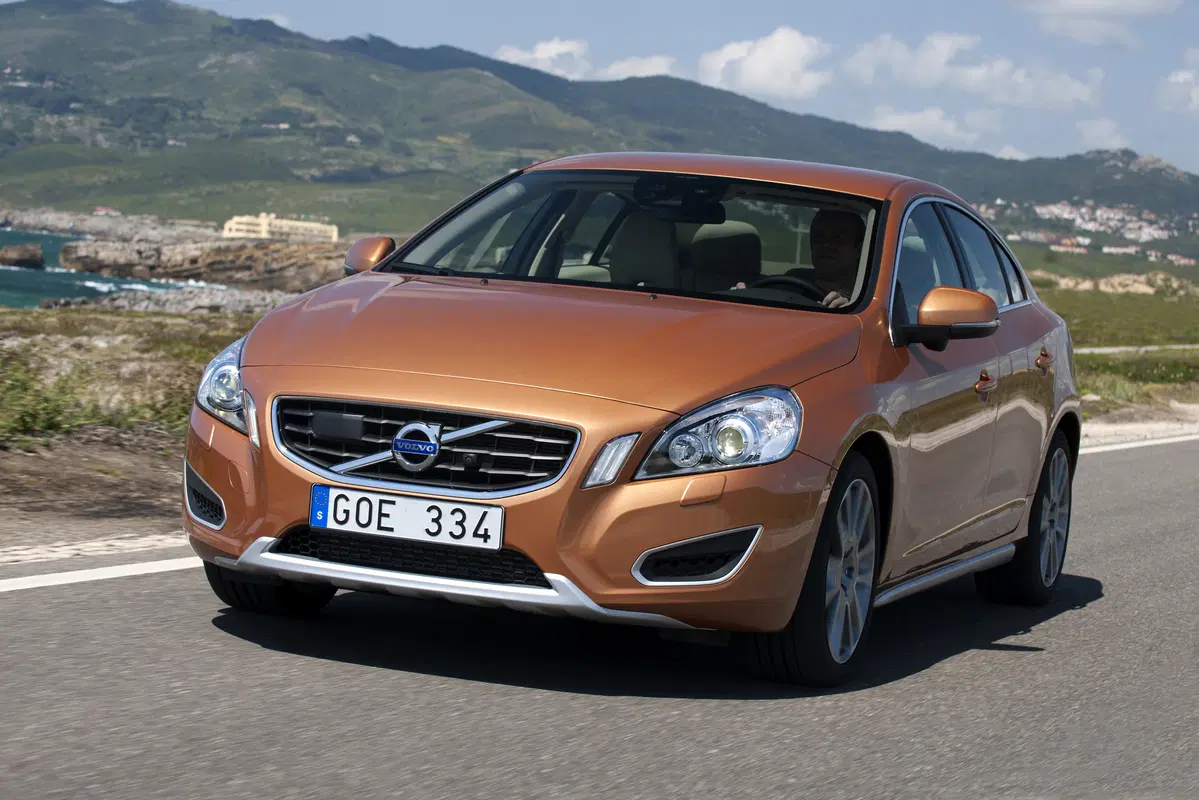Volvo S60 (2010-18) (2)