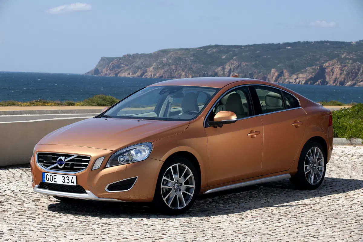 Volvo S60 (2010-18) (3)