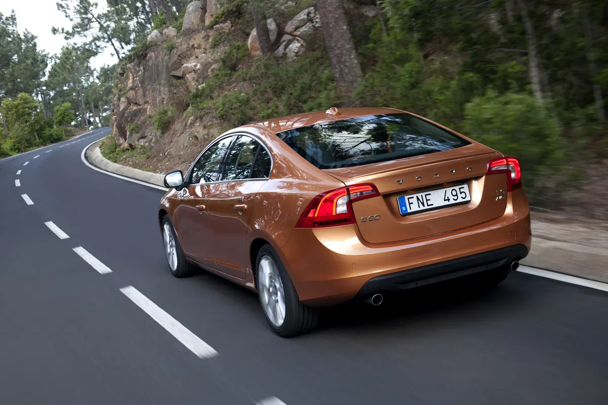 Volvo S60 (2010-18) (8)