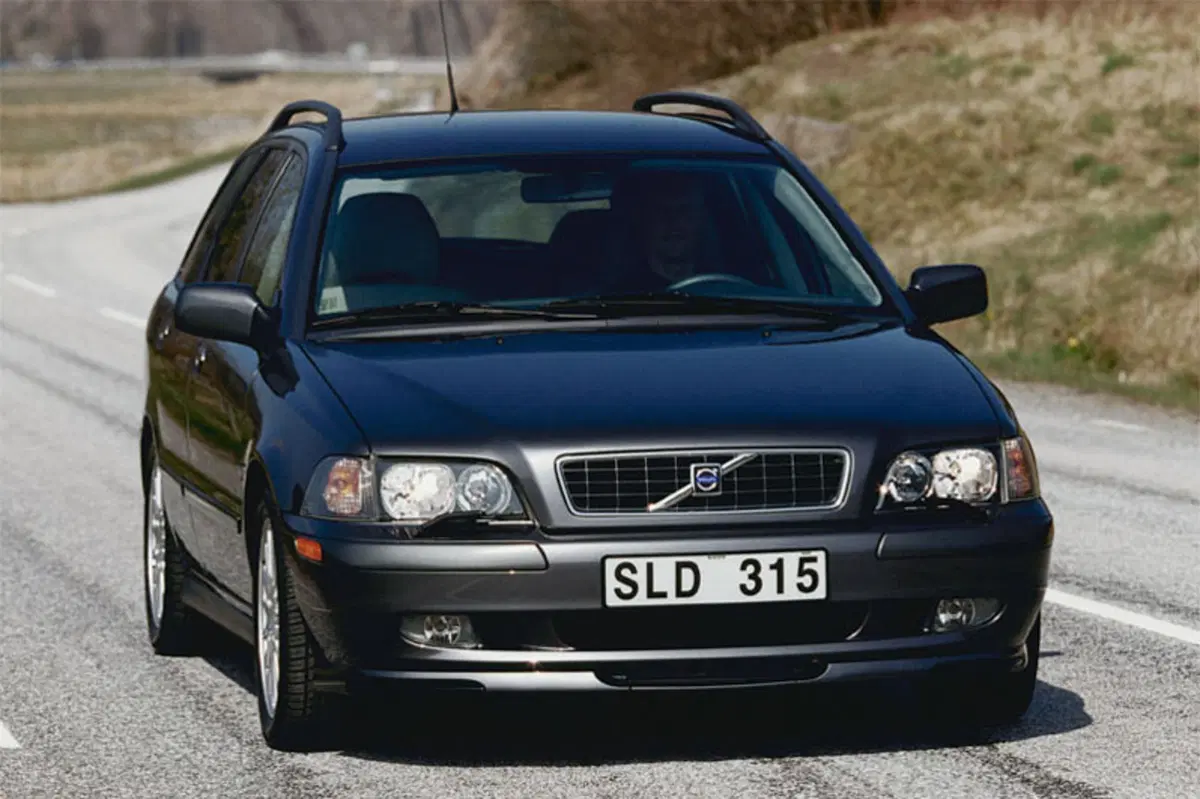 Volvo V40 (1996-04)