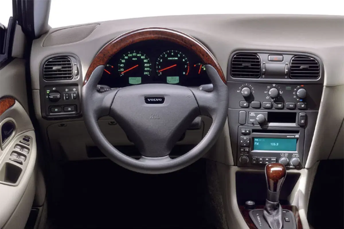 Volvo V40 (1996-04) (5)