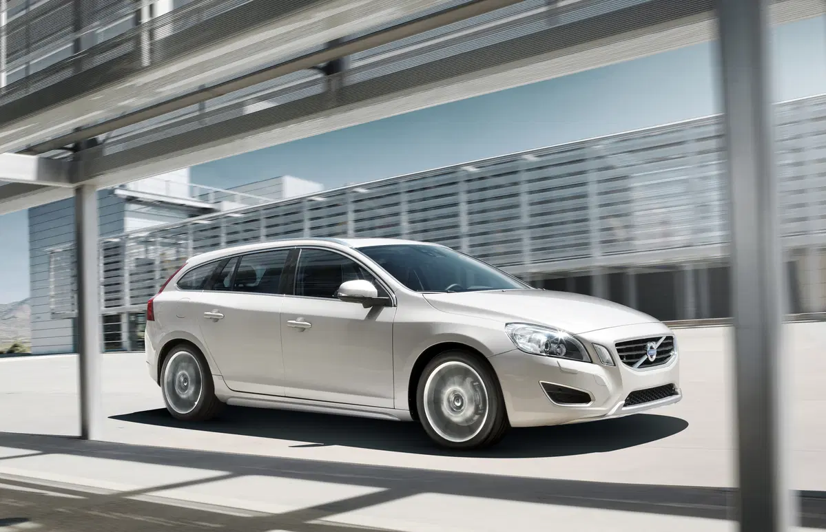 Volvo V60 D2 Geartronic Dynamic Edition (3)
