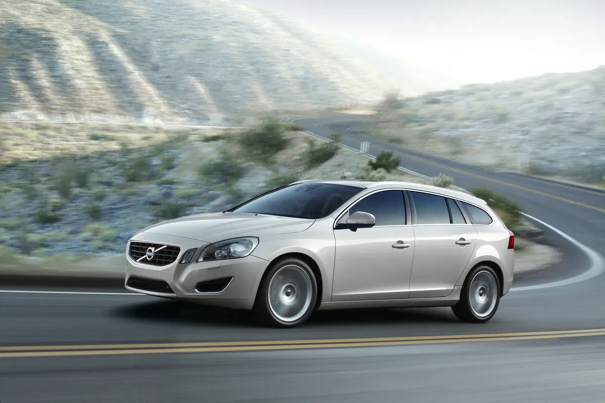 Volvo V60 D2 Geartronic Dynamic Edition (4)