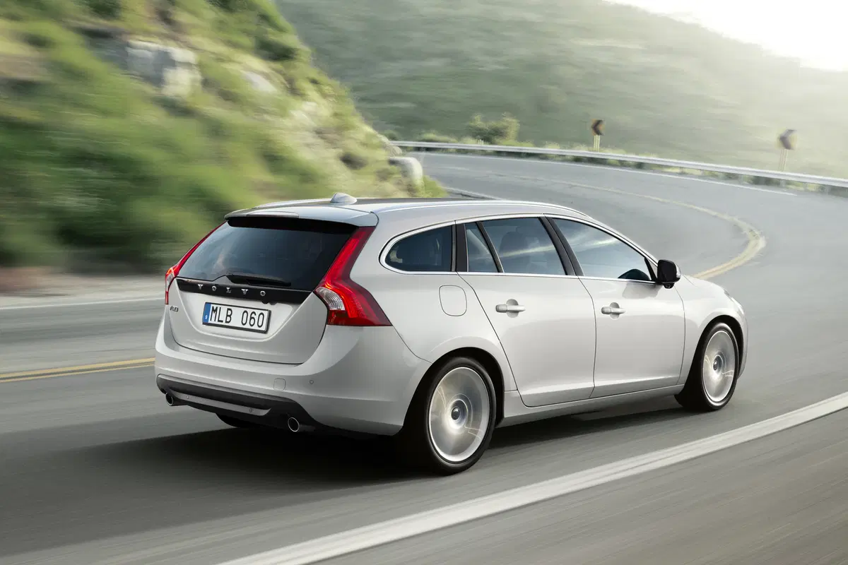 Volvo V60 D2 Geartronic Dynamic Edition (5)