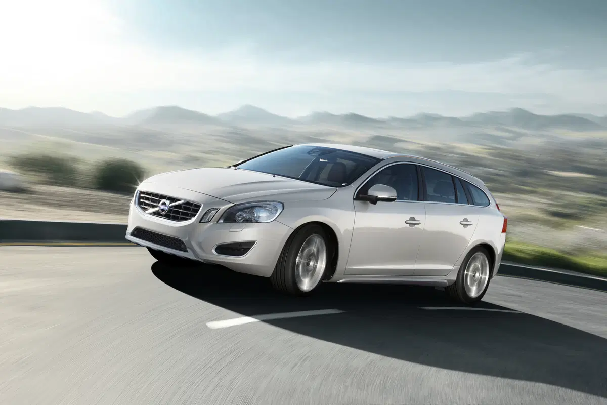 Volvo V60 D2 Geartronic Dynamic Edition (6)