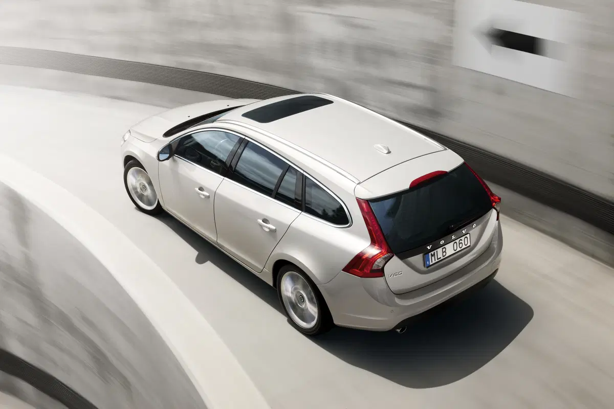 Volvo V60 D2 Geartronic Dynamic Edition (7)