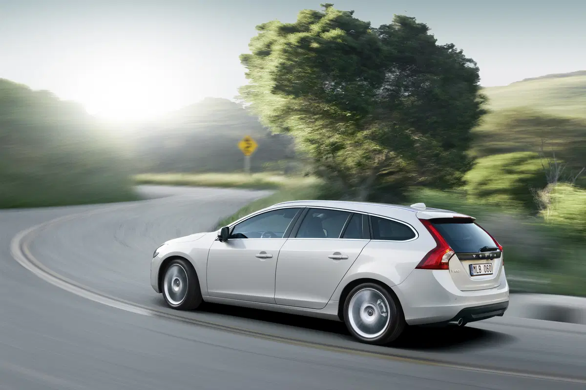 Volvo V60 D2 Geartronic Dynamic Edition (8)