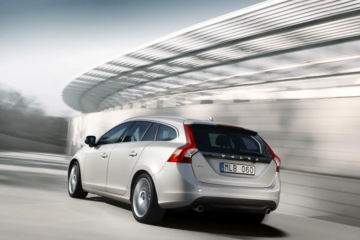 Volvo V60 D2 Geartronic Dynamic Edition (9)