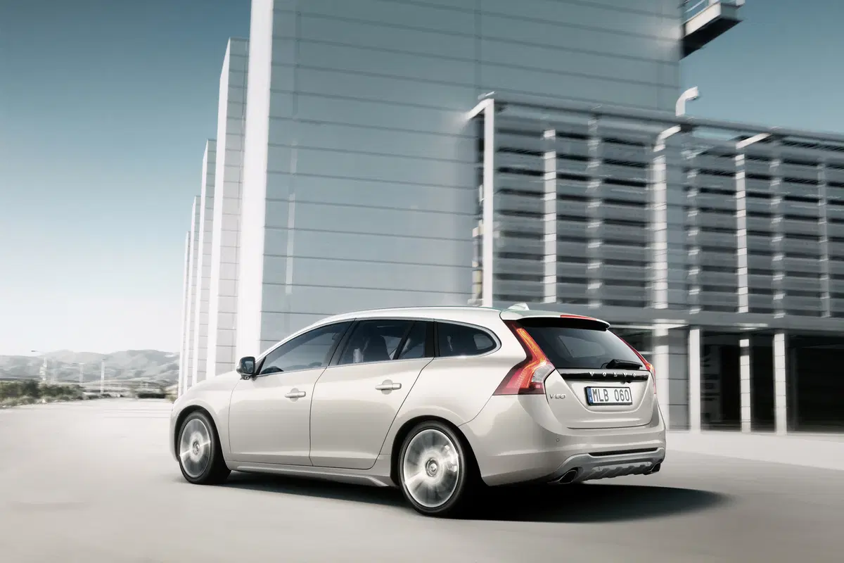 Volvo V60 D2 Geartronic Dynamic Edition (10)