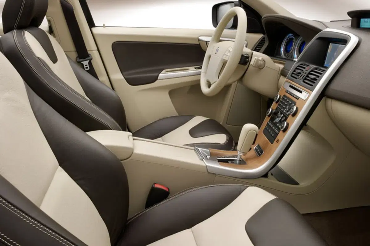 Volvo XC60 (2008-18) (38)