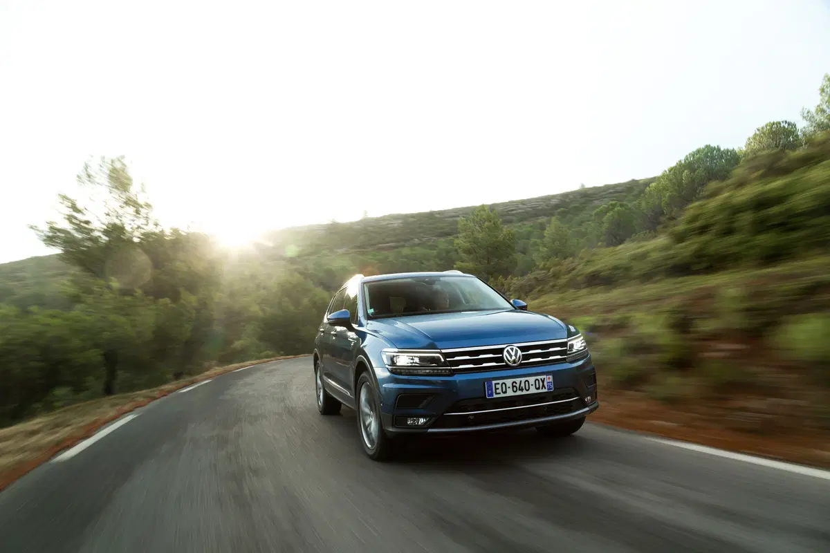 VW Tiguan Allspace. A pochi 'passi' dal Touareg [Video]