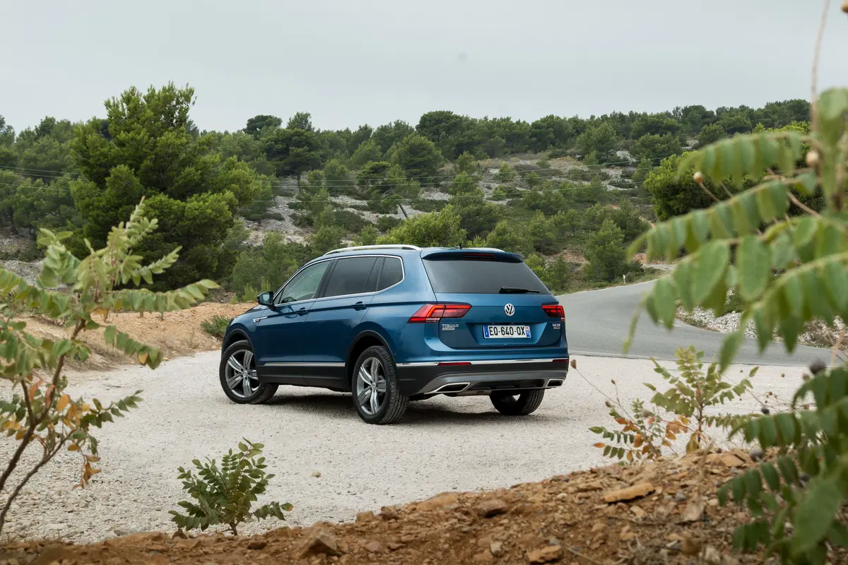 VW Tiguan Allspace. A pochi 'passi' dal Touareg [Video] (3)