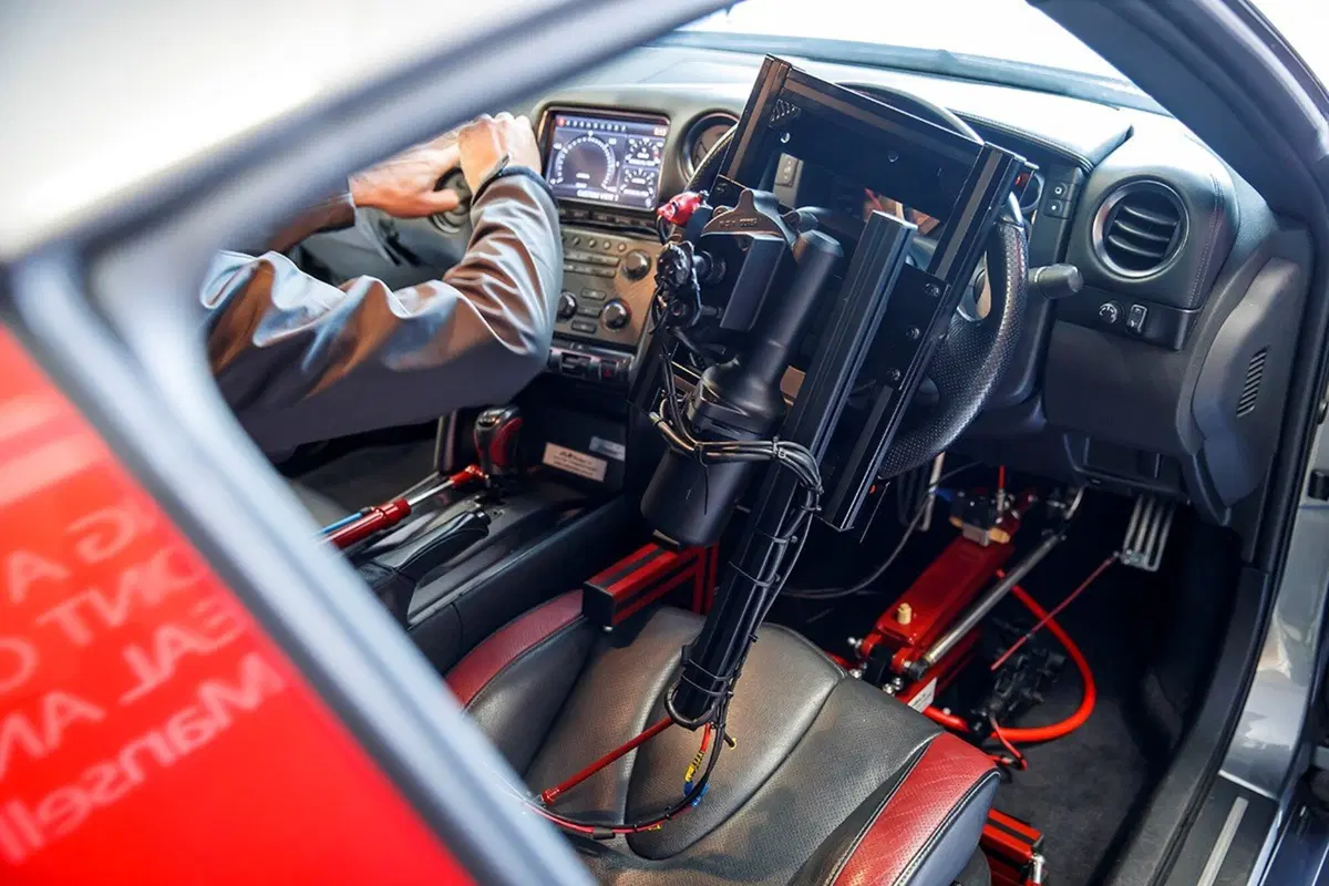 Nissan GT-R/C, un joypad per volante [Video] (2)