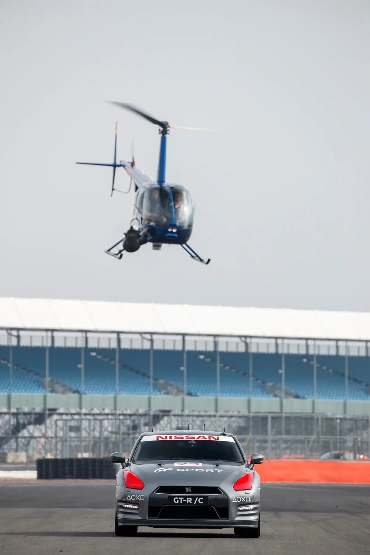Nissan GT-R/C, un joypad per volante [Video] (11)