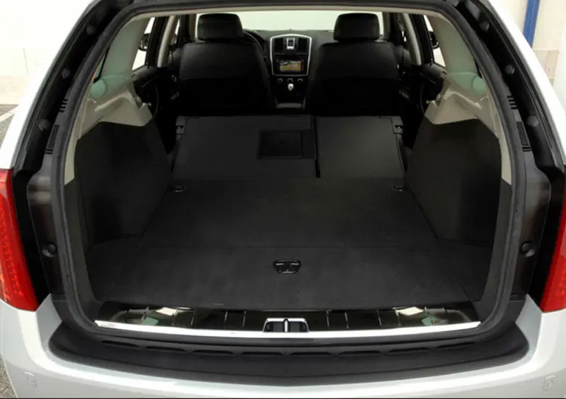 Cadillac BLS Station Wagon (2007-09) (4)
