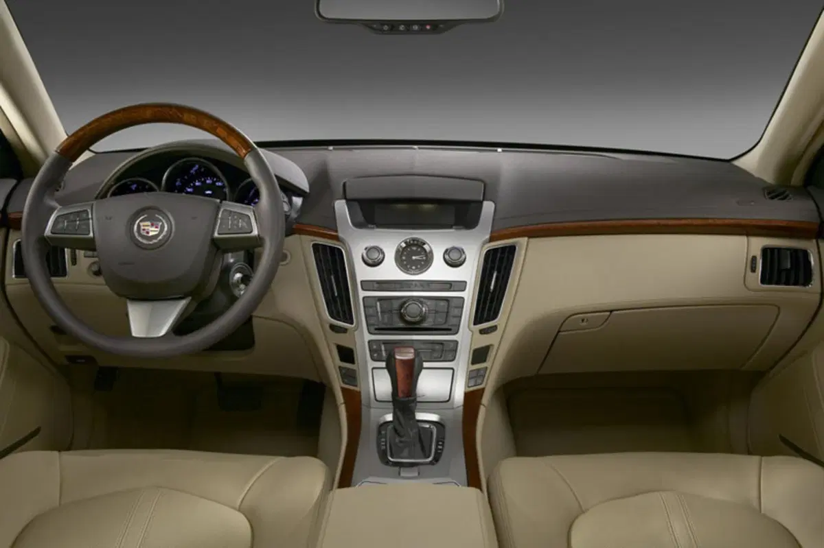Cadillac CTS 2.8 V6 Elegance (5)