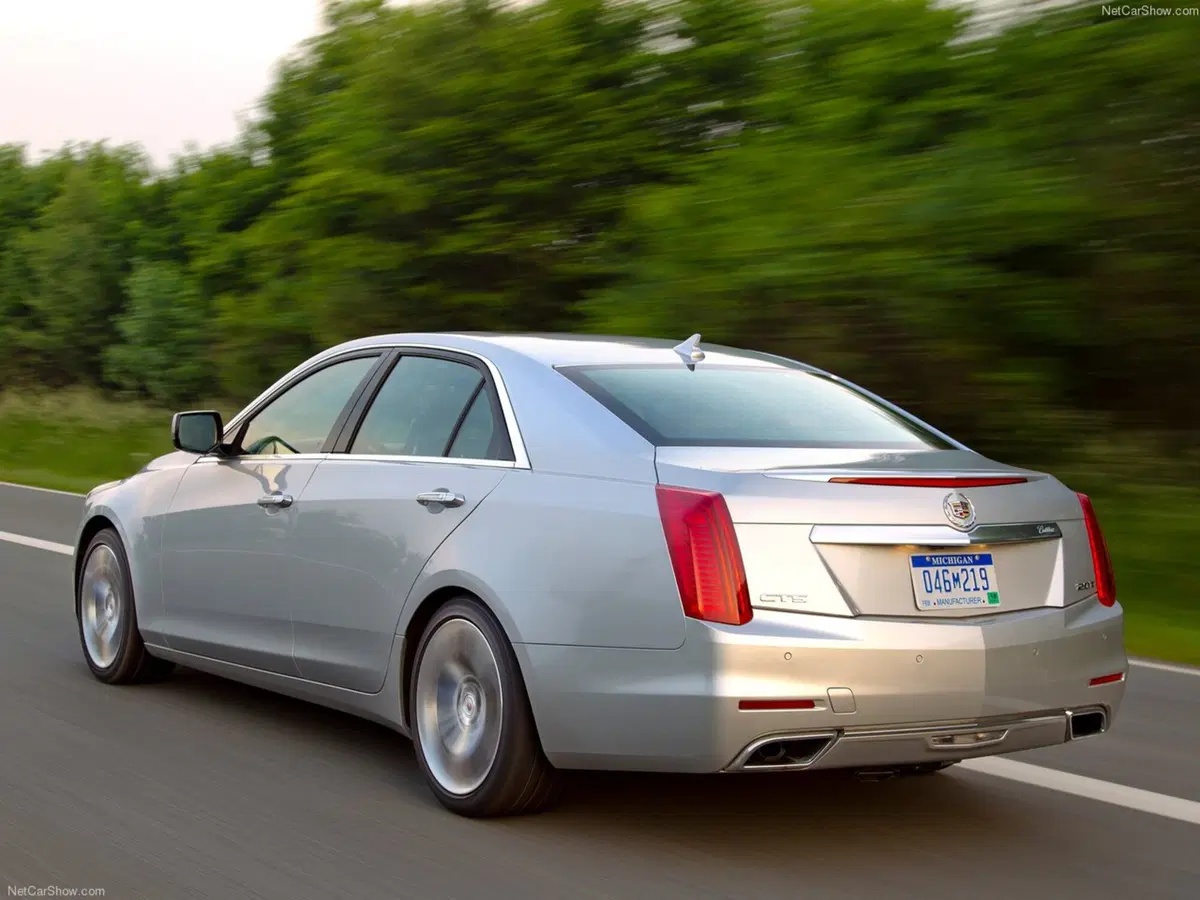 Cadillac CTS 2.0 Turbo AWD AT8 Luxury (2)