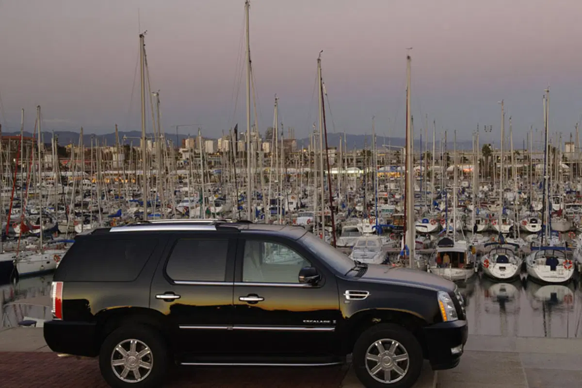 Cadillac Escalade (2005-15) (2)