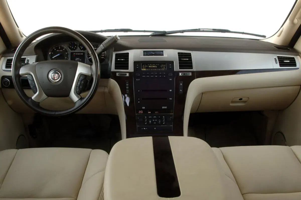 Cadillac Escalade (2005-15) (4)