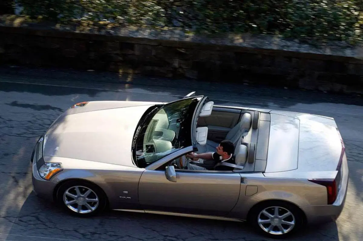 Cadillac XLR XLR 4.6 V8 aut. (3)