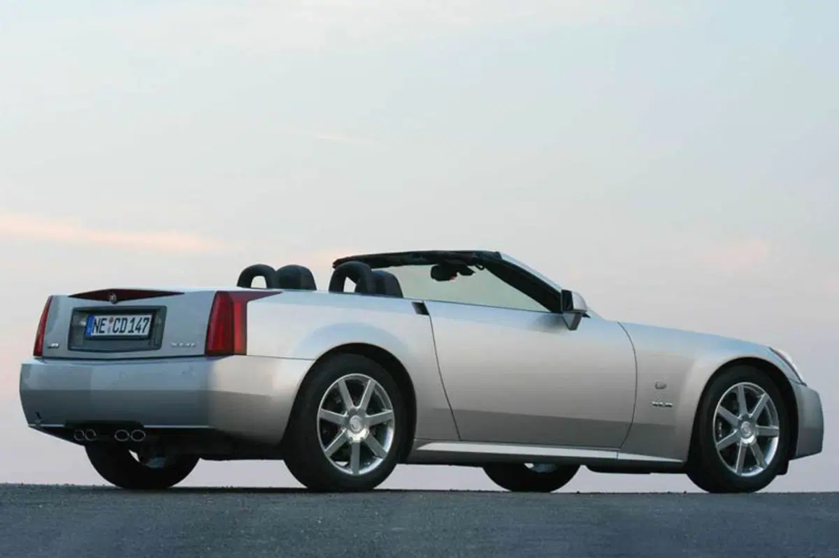 Cadillac XLR XLR 4.6 V8 aut. (4)