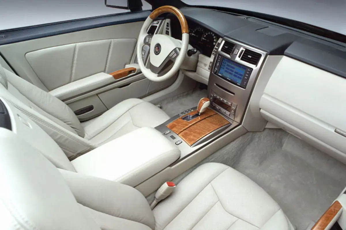 Cadillac XLR XLR 4.6 V8 aut. (5)
