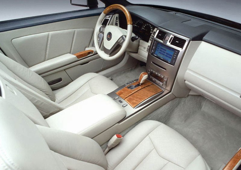 Cadillac XLR (2004-09) (4)
