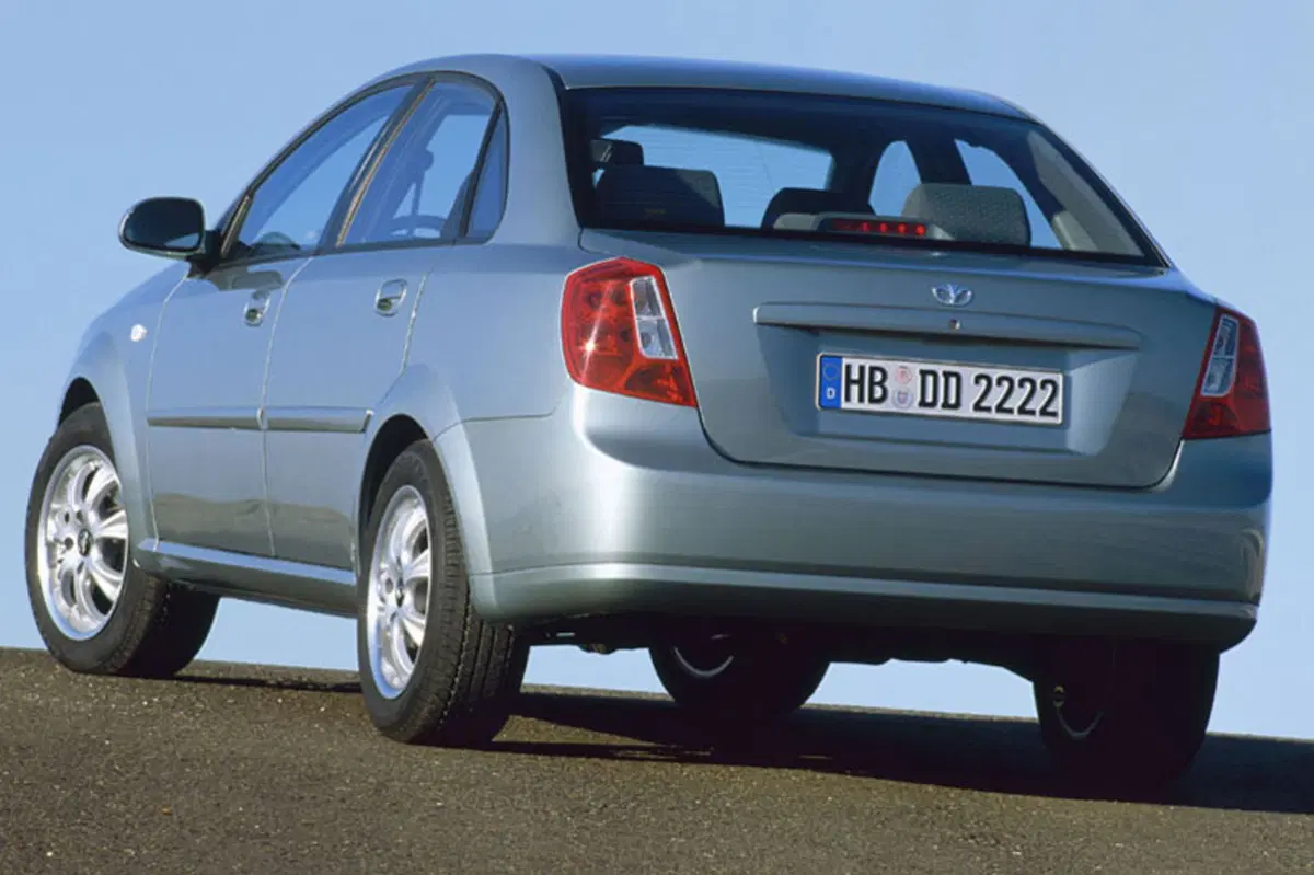 Daewoo Nubira (2003-05) (2)